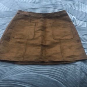 Old Navy suede brown size 4.  NWT 😀